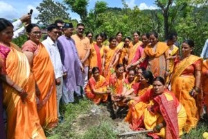 ‎सेवा संकल्प फाउंडेशन के तत्वावधान में गेंवली देवल में आयोजित कार्यक्रम में विधायक किशोर उपाध्याय समेत जनप्रतिनिधियों ने किया पौधरोपण