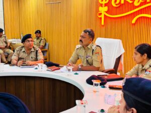 सीसीआर स्थित कॉन्फ्रेंस हॉल में एसएसपी नवनीत सिंह की अध्यक्षता में कांवड़ यात्रा 2026 की समीक्षा गोष्ठी आयोजित