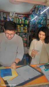 जिलाधिकारी के निर्देशन में कांवड़ मेला-2026 के दृष्टिगत खाद्य संरक्षा एवं औषधि प्रशासन हरिद्वार की गठित टीमों द्वारा जनपदभर में विशेष निरीक्षण अभियान चलाकर लगातार कि जा रही है कार्रवाई