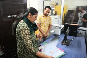 जिलाधिकारी ने स्वास्थ्य, श्रम, पूर्ति, वन विकास निगम, सिंचाई व दुग्ध विभाग का किया औचक निरीक्षण