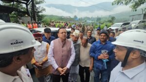 बेहद खराब मौसम के बीच भी पीपलकोटी पहुंचे मुख्यमंत्री धामी