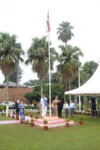 मुख्यमंत्री श्री धामी ने 80वें स्वतंत्रता दिवस के अवसर पर मुख्यमंत्री आवास में ध्वजारोहण किया
