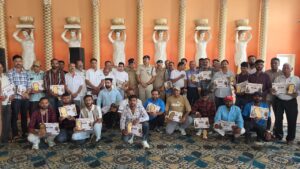 कावड़ मेला 2026 को संपन्न कराने में पुलिस के साथ कंधा से कंधा मिलाकर चलने वाले spo को कोतवाली नगर में किया गया सम्मानित