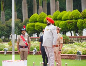 स्वतंत्रता दिवस के अवसर पर राज्यपाल Lt Gen Gurmit Singh ने लोक भवन में ध्वजारोहण कर प्रदेशवासियों को स्वतंत्रता दिवस की शुभकामनाएं दीं।