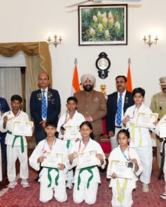 नेपाल इंटरनेशनल कराटे चैंपियनशिप के पदक विजेता खिलाड़ियों का राजभवन में सम्मान