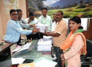 मतदाता सूची पुनरीक्षण को लेकर राजनीतिक दलों के साथ बैठक,31 अगस्त तक निपटाए जाएंगे नो मैपिंग,विसंगति श्रेणी के मामले