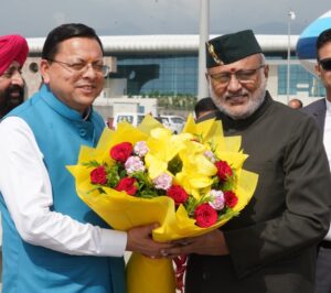 मुख्यमंत्री ने जौलीग्रांट एयरपोर्ट, देहरादून में भारत के उपराष्ट्रपति श्री सी. पी. राधाकृष्णन के उत्तराखंड आगमन पर उनका स्वागत एवं अभिनंदन किया