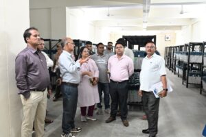 जिलाधिकारी विशाल मिश्रा ने ईवीएम एवं वीवीपैट वेयरहाउस का किया त्रैमासिक निरीक्षण, सुरक्षा व्यवस्थाओं का लिया जायजा