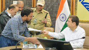 समाधान दिवस में 102 शिकायतें दर्ज, अधिकारियों को समयबद्ध निस्तारण के निर्देश