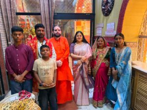 संत सेवा सनातन परंपरा का महत्वपूर्ण अंग : स्वामी संतोषानंद देव