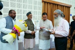 मुख्यमंत्री ने मुख्य सेवक सदन में प्रदेश के विभिन्न क्षेत्रों से आए लोगों की समस्याएं सुनीं