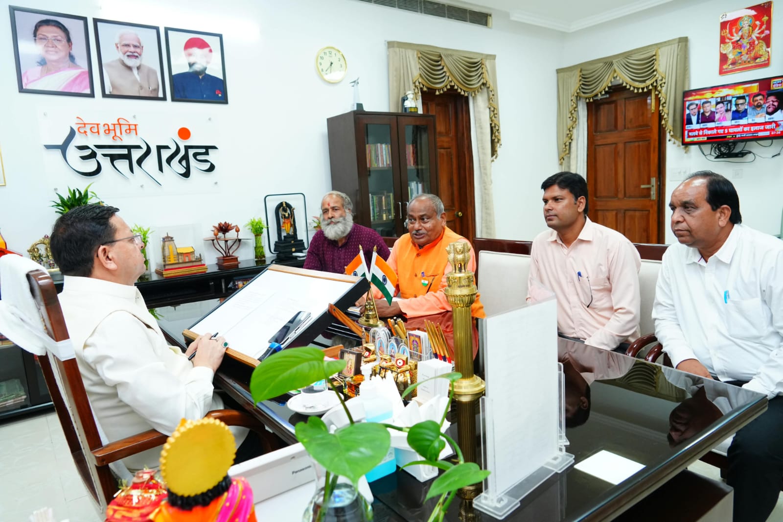 Chief Minister directs, स्वतंत्रता सेनानी परिवारों की समस्याओं का त्वरित समाधान करने के लिए मुख्यमंत्री ने अधिकारियों को दिए निर्देश- जितेन्द्र रघुवंशी