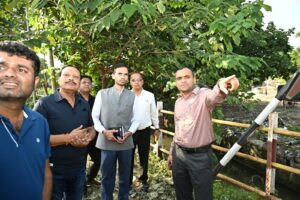 जिलाधिकारी मयूर दीक्षित ने भगत सिंह चौक का किया निरीक्षण