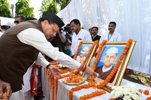 रामपुर तिराहा के अमर बलिदानियों को मुख्यमंत्री श्री पुष्कर सिंह धामी ने दी श्रद्धांजलि