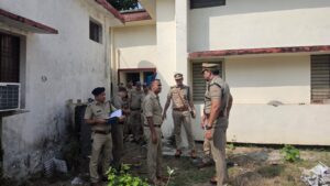 औचक भ्रमण पर पहुंचे एसपी सिटी, कोतवाली श्यामपुर का किया छमाई निरीक्षण