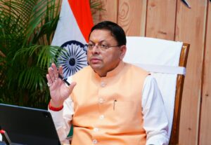 मुख्यमंत्री धामी ने मुख्यमंत्री आवास में देर रात तक जिलाधिकारियों और एसएसपी के साथ ली चार घंटे से अधिक मेराथन बैठक