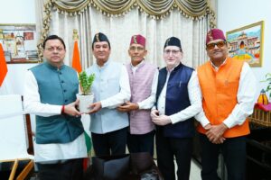 मुख्यमंत्री श्री पुष्कर सिंह धामी से उत्तराखंड महापरिषद, लखनऊ के प्रतिनिधि श्री भरत सिंह बिष्ट ने की भेंट