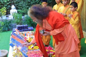 दशहरे पर परमार्थ निकेतन में वेद, उपनिषद, पुराण एवं शास्त्रों का पूजन