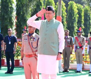 मुख्यमंत्री ने पुलिस स्मृति दिवस पर शहीद जवानों को दी श्रद्धांजलि, परिजनों को किया सम्मानित