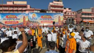 मुख्यमंत्री के निर्देशों के अनुपालन में मेलाधिकारी कुंभ श्रीमती सोनिका एवं जिलाधिकारी मयूर दीक्षित के निर्देशन में छठे दिन भी जारी रहा विशेष स्वच्छता अभियान