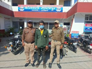 वारंटीयो की धरपकड़ जारी, एक दबोचा